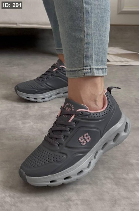 رمادي وزهري