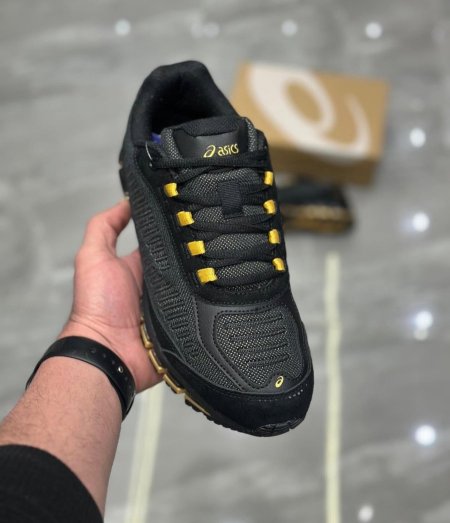 أسود مع اصفر