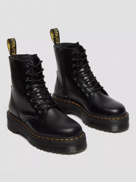 Dr . Martens Boots